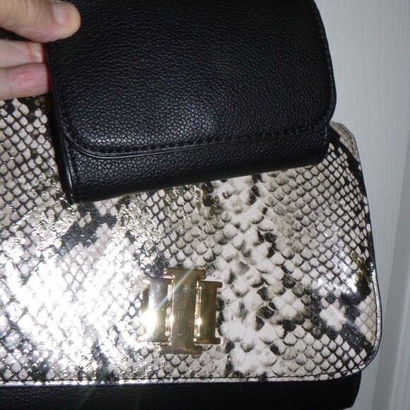 INC - Picture 3 of 7